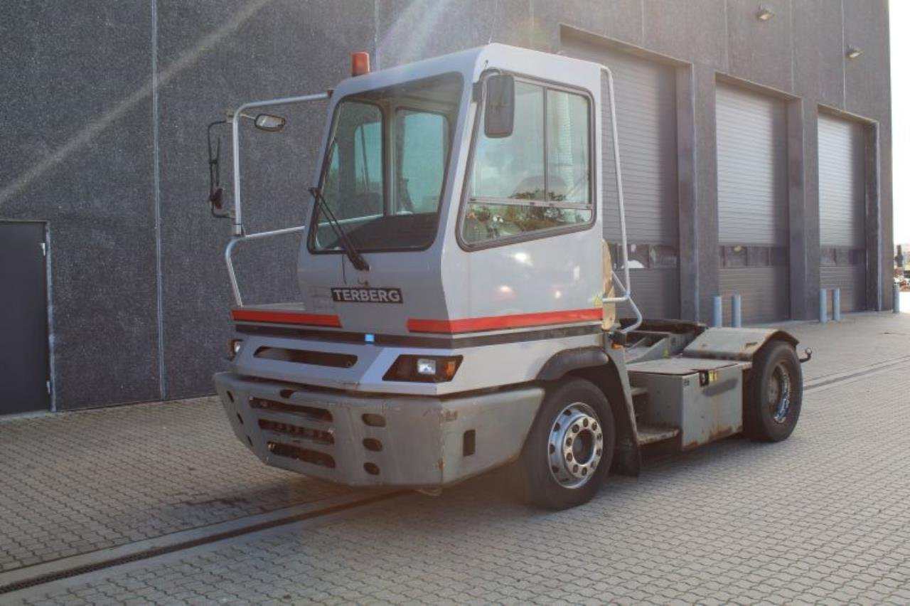 Terberg YT182 - Terminalni traktor: slika 2 Terberg YT182 - Terminalni traktor: slika 2