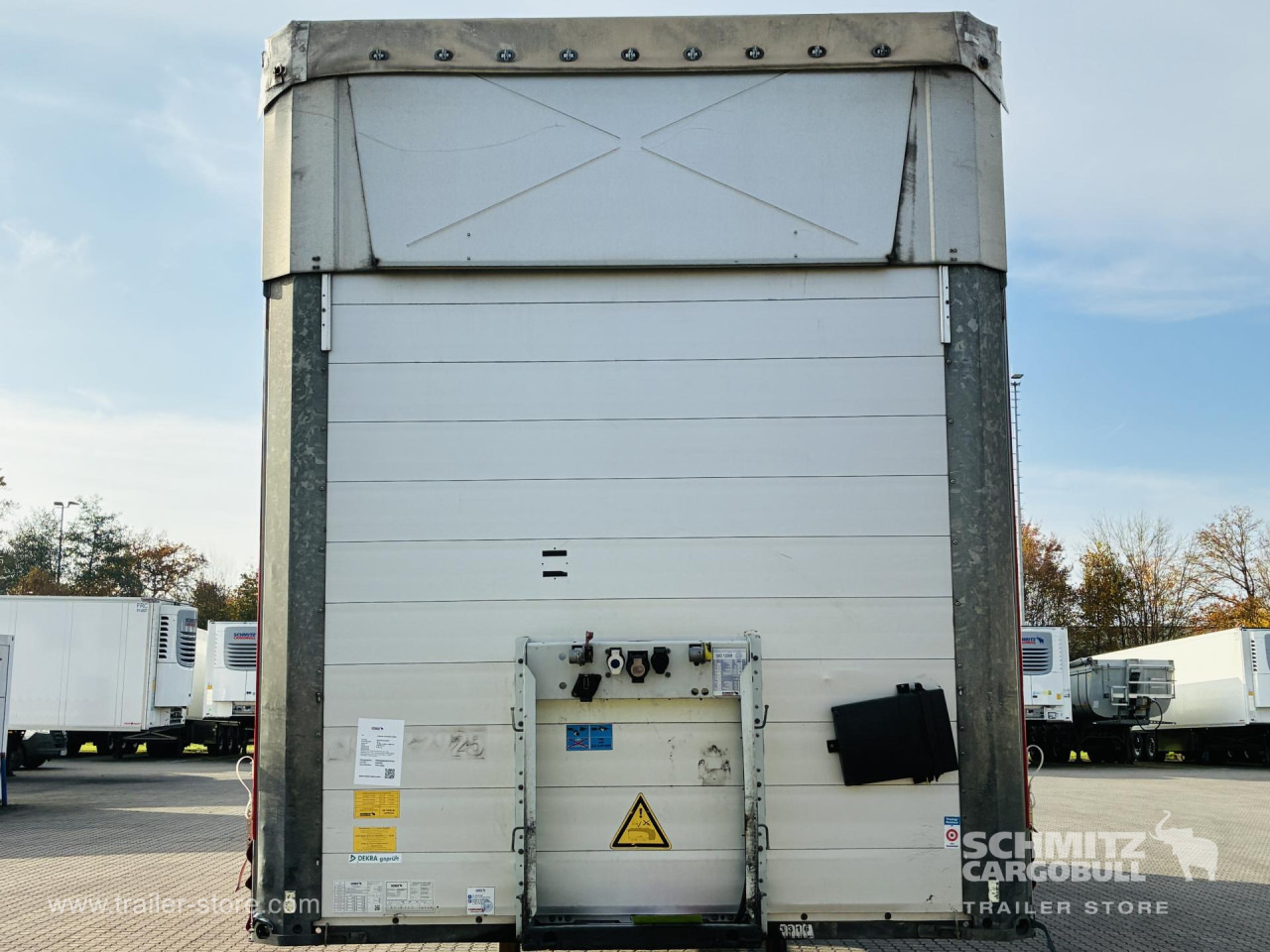 SCHMITZ Auflieger Curtainsider Mega - Poluprikolica sa ceradom: slika 3 SCHMITZ Auflieger Curtainsider Mega - Poluprikolica sa ceradom: slika 3