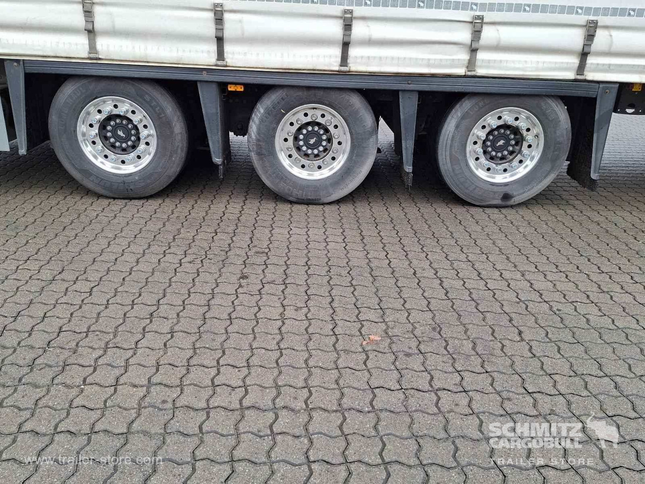 SCHMITZ Auflieger Curtainsider Standard - Poluprikolica sa ceradom: slika 2 SCHMITZ Auflieger Curtainsider Standard - Poluprikolica sa ceradom: slika 2