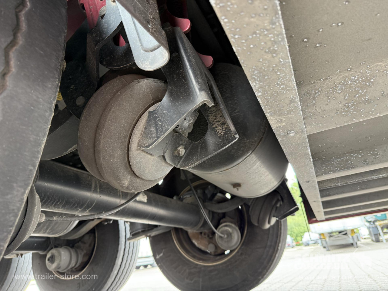 SCHMITZ Auflieger Tiefkühler Multitemp - Izotermička poluprikolica: slika 4 SCHMITZ Auflieger Tiefkühler Multitemp - Izotermička poluprikolica: slika 4