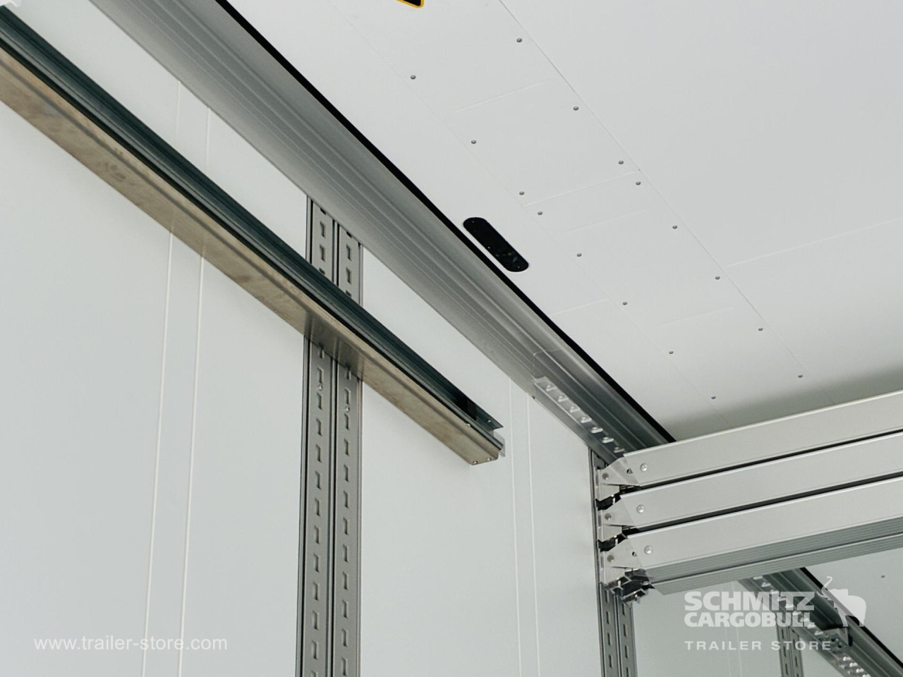 SCHMITZ Auflieger Tiefkühler Standard Double deck - Izotermička poluprikolica: slika 4 SCHMITZ Auflieger Tiefkühler Standard Double deck - Izotermička poluprikolica: slika 4