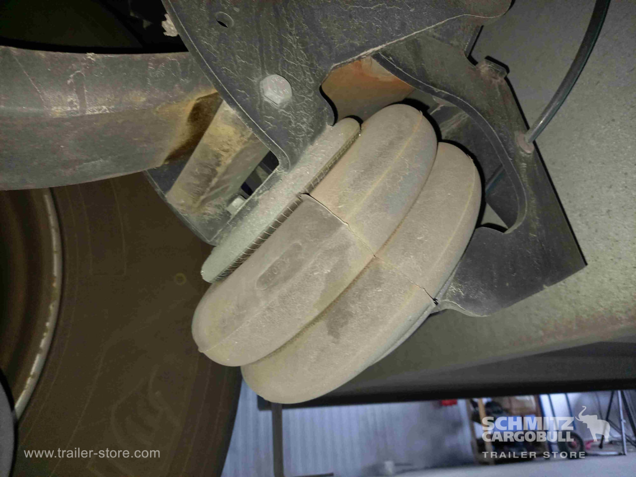 SCHMITZ Auflieger Tiefkühler Standard Double deck - Izotermička poluprikolica: slika 3 SCHMITZ Auflieger Tiefkühler Standard Double deck - Izotermička poluprikolica: slika 3