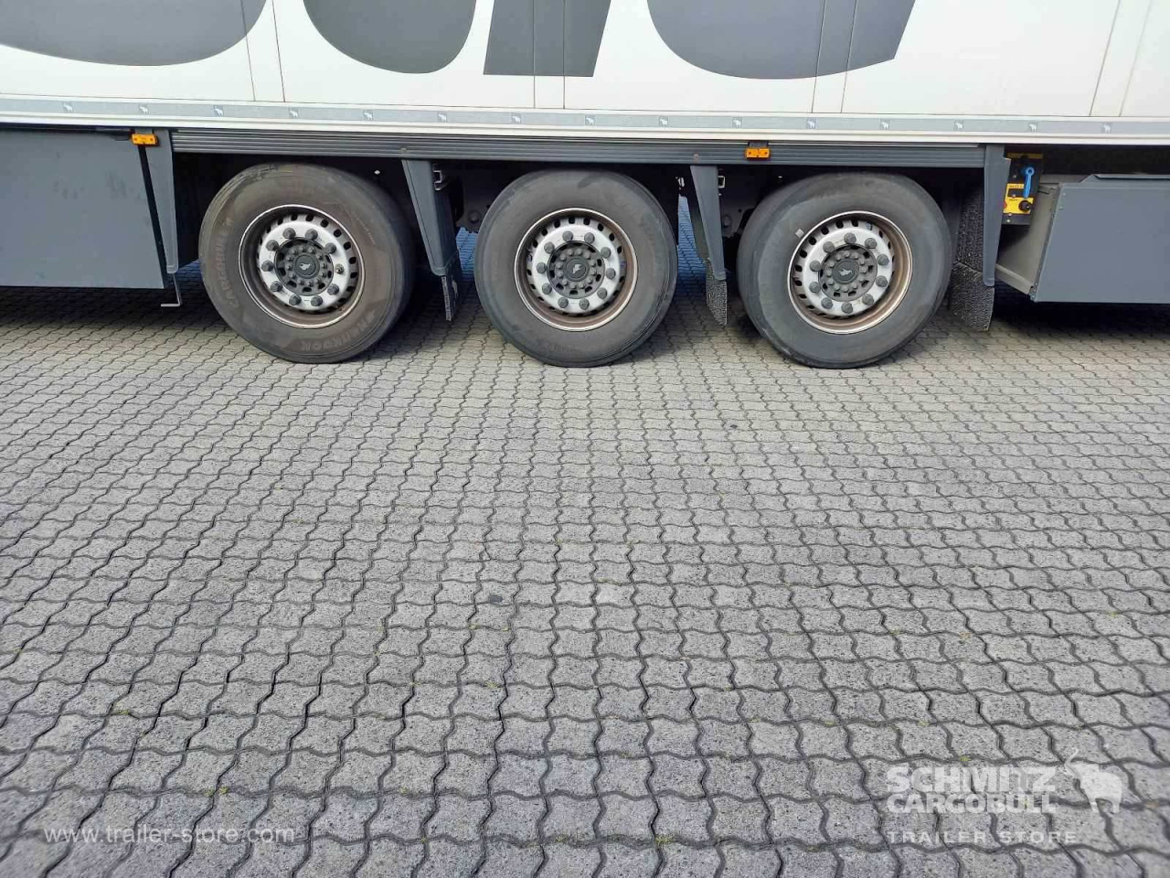 SCHMITZ Auflieger Tiefkühler Standard Double deck - Izotermička poluprikolica: slika 2 SCHMITZ Auflieger Tiefkühler Standard Double deck - Izotermička poluprikolica: slika 2
