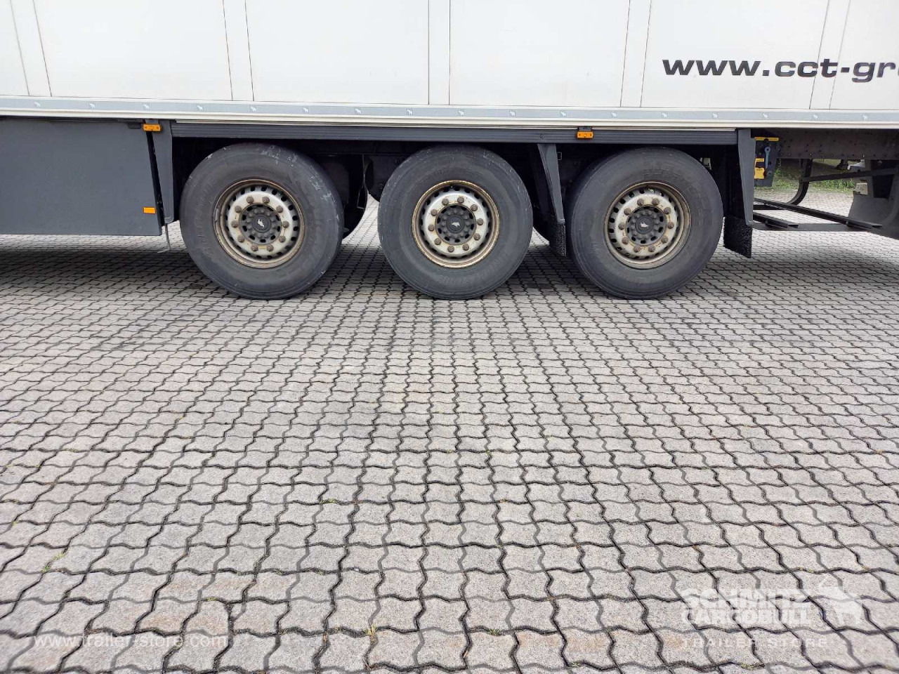 SCHMITZ Auflieger Tiefkühler Standard Double deck - Izotermička poluprikolica: slika 2 SCHMITZ Auflieger Tiefkühler Standard Double deck - Izotermička poluprikolica: slika 2