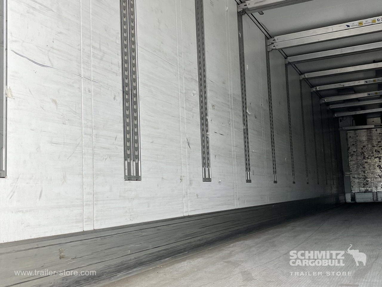 SCHMITZ Auflieger Tiefkühler Standard Double deck - Izotermička poluprikolica: slika 2 SCHMITZ Auflieger Tiefkühler Standard Double deck - Izotermička poluprikolica: slika 2