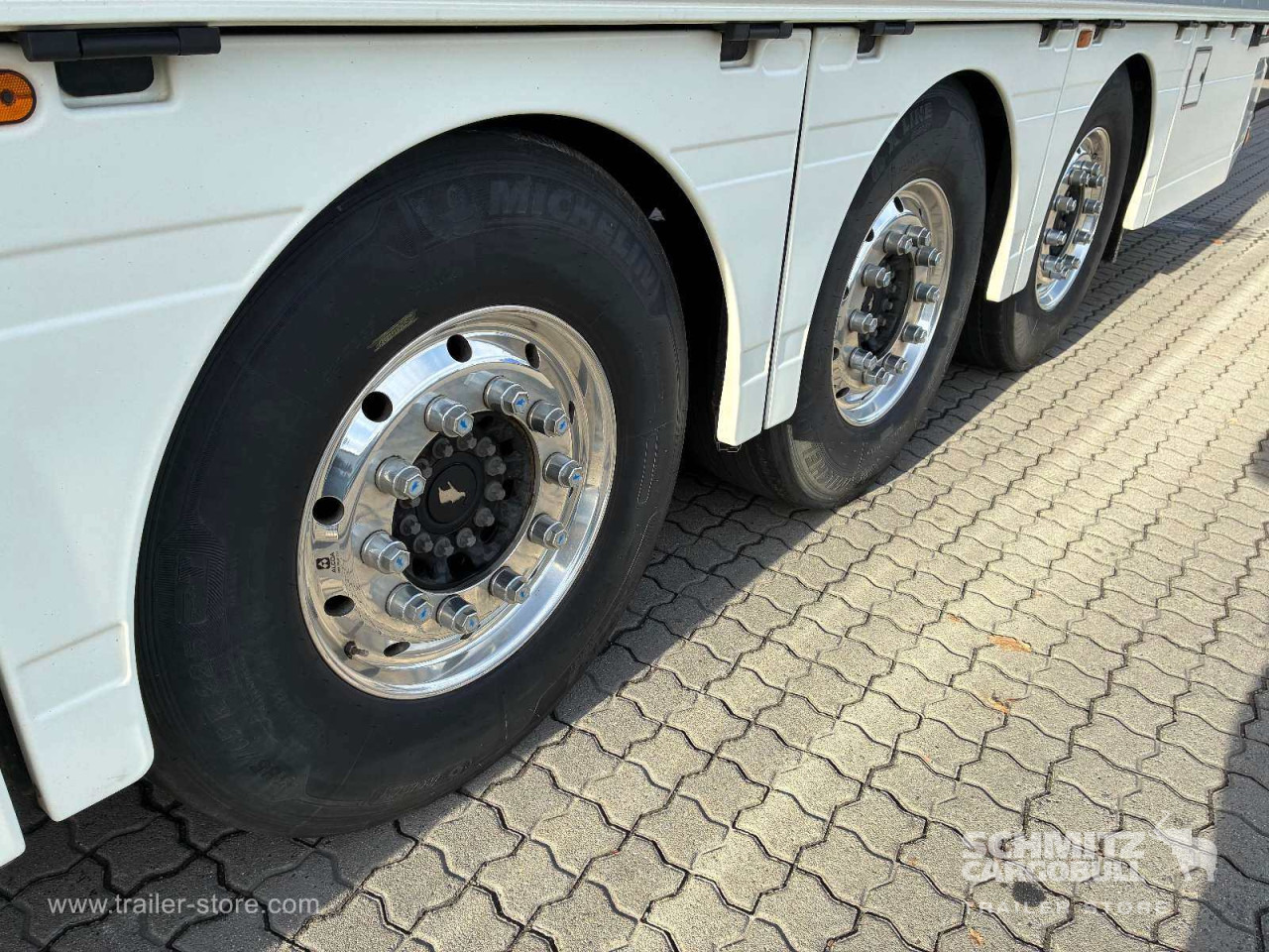 SCHMITZ Auflieger Tiefkühler Standard Double deck - Izotermička poluprikolica: slika 2 SCHMITZ Auflieger Tiefkühler Standard Double deck - Izotermička poluprikolica: slika 2