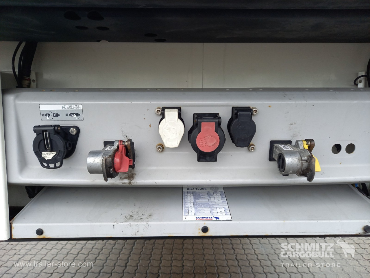 SCHMITZ Auflieger Tiefkühler Standard Double deck - Izotermička poluprikolica: slika 4 SCHMITZ Auflieger Tiefkühler Standard Double deck - Izotermička poluprikolica: slika 4