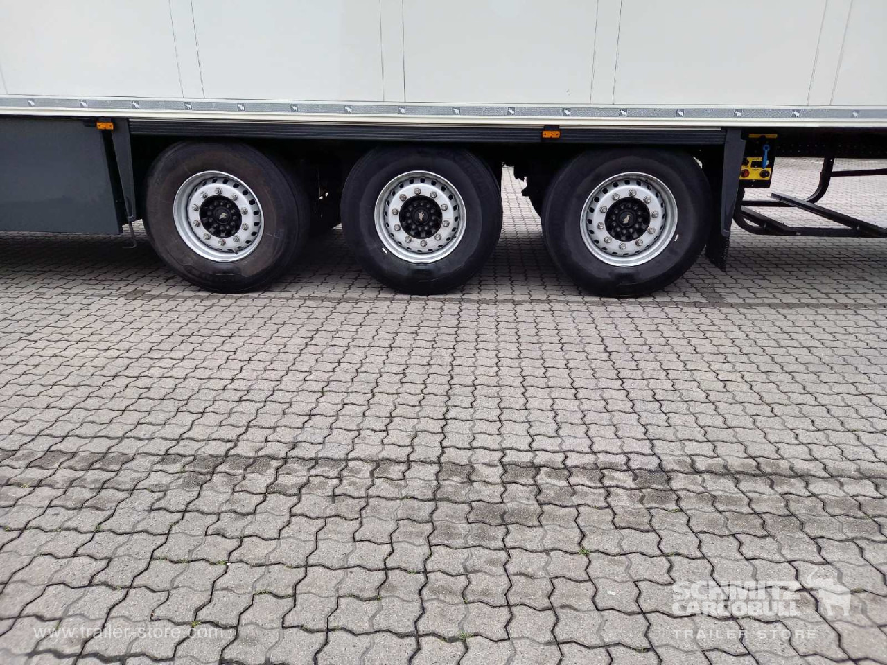 SCHMITZ Auflieger Tiefkühler Standard Double deck - Izotermička poluprikolica: slika 2 SCHMITZ Auflieger Tiefkühler Standard Double deck - Izotermička poluprikolica: slika 2