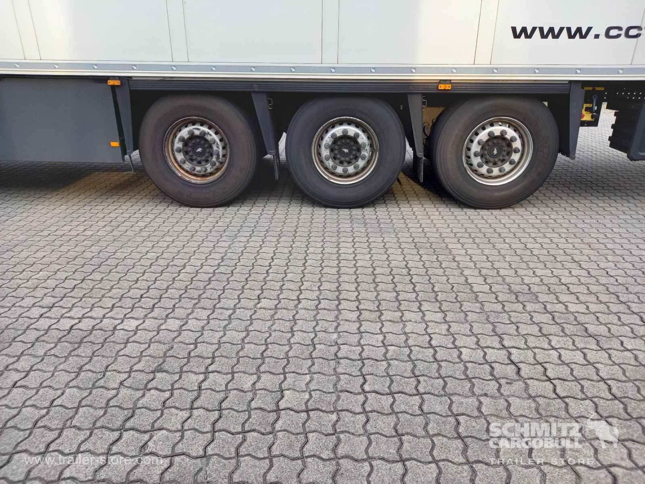 SCHMITZ Auflieger Tiefkühler Standard Double deck - Izotermička poluprikolica: slika 2 SCHMITZ Auflieger Tiefkühler Standard Double deck - Izotermička poluprikolica: slika 2