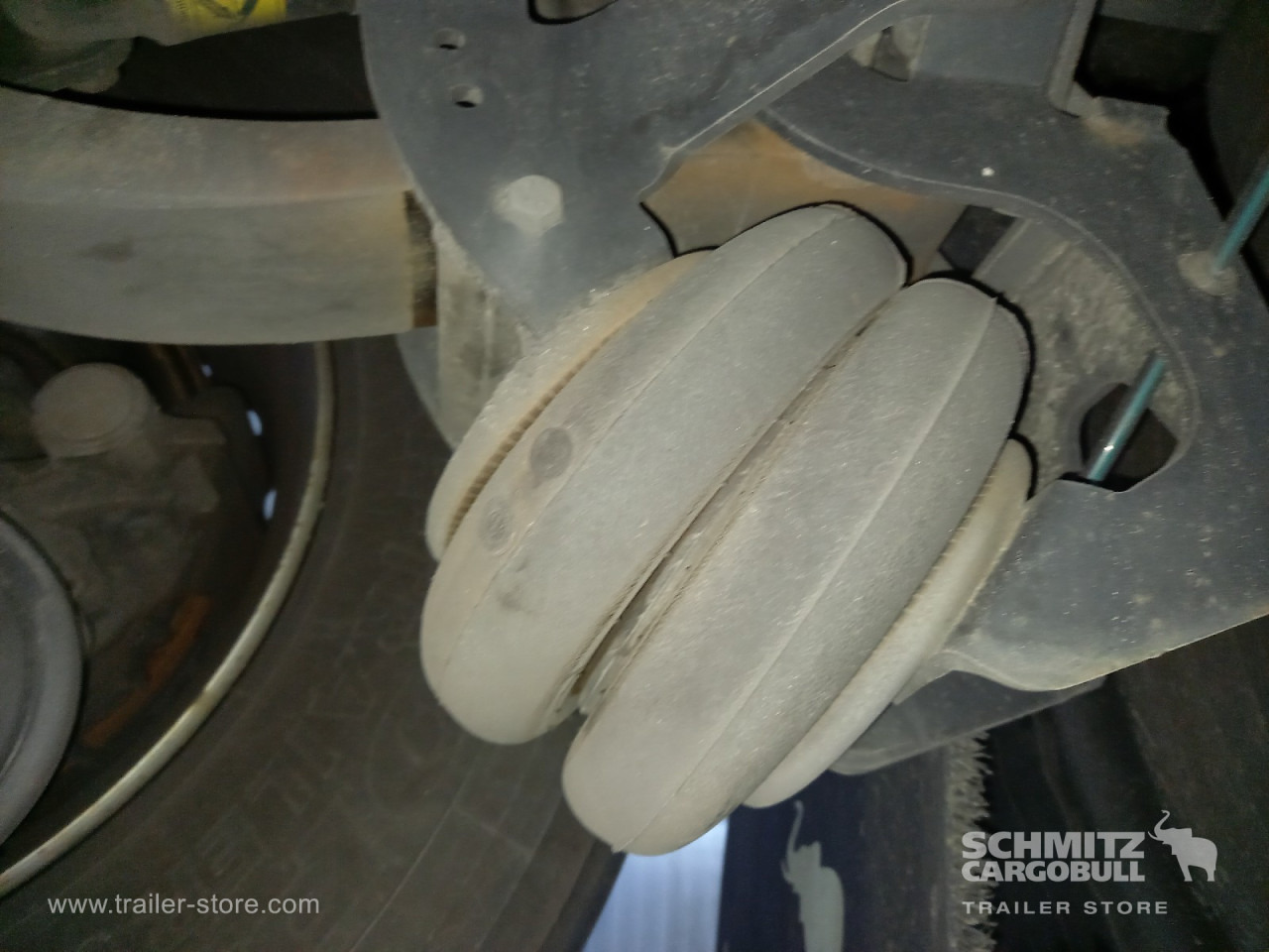 SCHMITZ Auflieger Tiefkühler Standard Double deck - Izotermička poluprikolica: slika 4 SCHMITZ Auflieger Tiefkühler Standard Double deck - Izotermička poluprikolica: slika 4