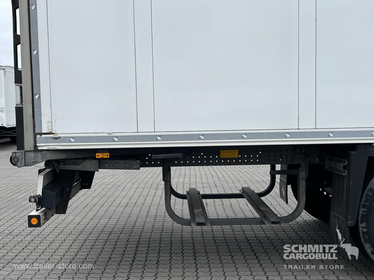 SCHMITZ Auflieger Tiefkühler Standard Double deck - Izotermička poluprikolica: slika 3 SCHMITZ Auflieger Tiefkühler Standard Double deck - Izotermička poluprikolica: slika 3