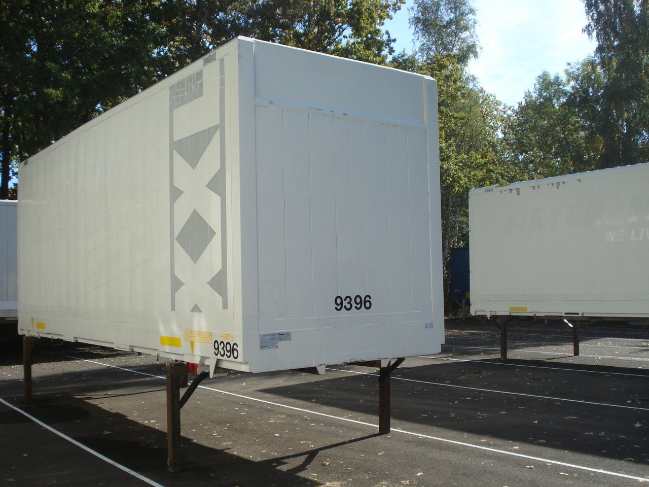 Krone WK 7,7 STG Kleider Textil Jumbo C 7,82 - Prikolica sa zatvorenim sandukom: slika 1 Krone WK 7,7 STG Kleider Textil Jumbo C 7,82 - Prikolica sa zatvorenim sandukom: slika 1