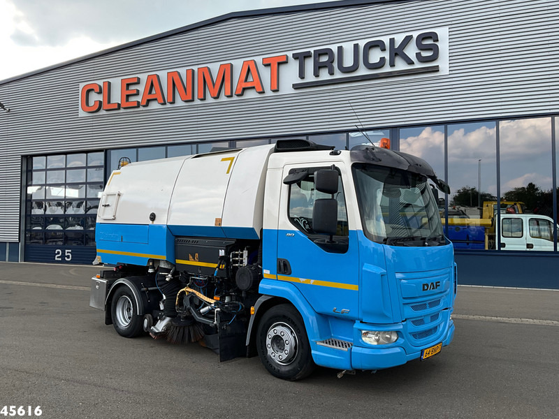 DAF FA LF 180 Euro 6 Johnston VS502 Just 138.807 km! - Autočistilica: slika 3 DAF FA LF 180 Euro 6 Johnston VS502 Just 138.807 km! - Autočistilica: slika 3