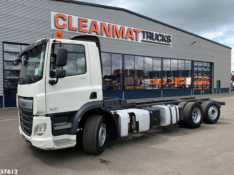 DAF FAN CF 330 Euro 6 Chassis cabine met kraanponton! Just 102.023 km! - Kamion sa golom šasijom i zatvorenom kabinom: slika 1 DAF FAN CF 330 Euro 6 Chassis cabine met kraanponton! Just 102.023 km! - Kamion sa golom šasijom i zatvorenom kabinom: slika 1