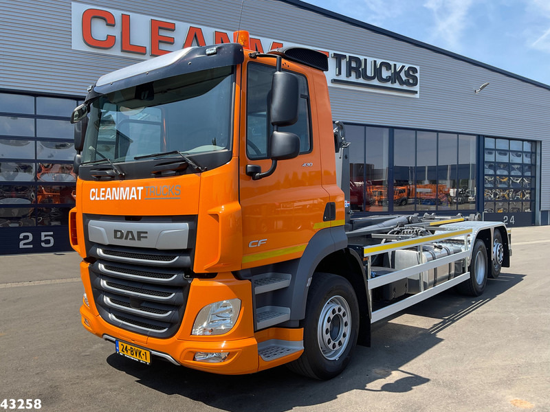 DAF FAN CF 430 VDL 21 Ton haakarmsysteem - Kamion sa hidrauličnom kukom: slika 2 DAF FAN CF 430 VDL 21 Ton haakarmsysteem - Kamion sa hidrauličnom kukom: slika 2