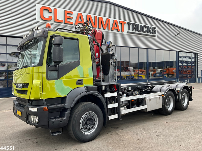Iveco AD260T41 6x4 HMF 16 Tonmeter Z-kraan - Kamion sa kablovskim sistemom, Kamion sa dizalicom: slika 2 Iveco AD260T41 6x4 HMF 16 Tonmeter Z-kraan - Kamion sa kablovskim sistemom, Kamion sa dizalicom: slika 2