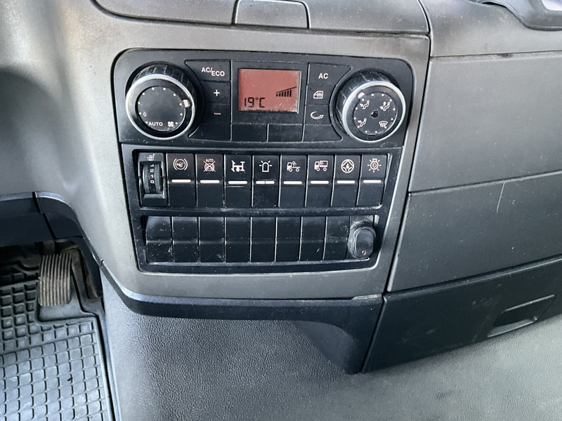 Kamion sa hidrauličnom kukom MAN TGA 41.440 8x4 Full Steel AJK 26 Ton haakarmsysteem + Laadplateau met Hiab 28 Tonmeter laadkraan: slika 8 Kamion sa hidrauličnom kukom MAN TGA 41.440 8x4 Full Steel AJK 26 Ton haakarmsysteem + Laadplateau met Hiab 28 Tonmeter laadkraan: slika 8