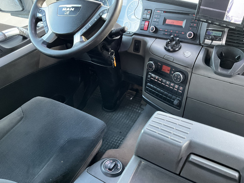 Kamion sa hidrauličnom kukom MAN TGA 41.440 8x4 Full Steel AJK 26 Ton haakarmsysteem + Laadplateau met Hiab 28 Tonmeter laadkraan: slika 6 Kamion sa hidrauličnom kukom MAN TGA 41.440 8x4 Full Steel AJK 26 Ton haakarmsysteem + Laadplateau met Hiab 28 Tonmeter laadkraan: slika 6