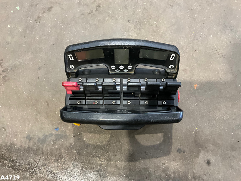 Kamion sa hidrauličnom kukom MAN TGA 41.440 8x4 Full Steel AJK 26 Ton haakarmsysteem + Laadplateau met Hiab 28 Tonmeter laadkraan: slika 19 Kamion sa hidrauličnom kukom MAN TGA 41.440 8x4 Full Steel AJK 26 Ton haakarmsysteem + Laadplateau met Hiab 28 Tonmeter laadkraan: slika 19