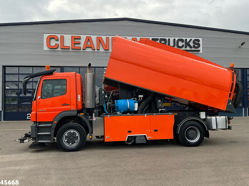 Mercedes-Benz Axor 1833 4x4 Schörling SORF Schienenreinigungs/Railway sweeper Just 38.680 Km! - Autočistilica: slika 2 Mercedes-Benz Axor 1833 4x4 Schörling SORF Schienenreinigungs/Railway sweeper Just 38.680 Km! - Autočistilica: slika 2