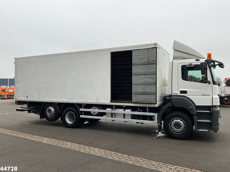 Mercedes-Benz Axor 2636 6x2 Dhollandia laadklep Just 265.901 km! - Kamion sa zatvorenim sandukom: slika 5 Mercedes-Benz Axor 2636 6x2 Dhollandia laadklep Just 265.901 km! - Kamion sa zatvorenim sandukom: slika 5