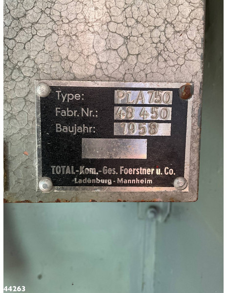 Vatrogasni kamion Mercedes-Benz LF 311 Oldtimer Feuerwehrfahrzeug Just 35.940 km!: slika 20