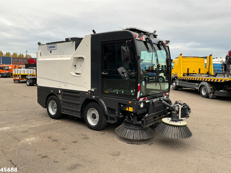 Schmidt Cleango Compact 500 Euro 6 with 3-rd brush Just 41.050 km! - Autočistilica: slika 4 Schmidt Cleango Compact 500 Euro 6 with 3-rd brush Just 41.050 km! - Autočistilica: slika 4