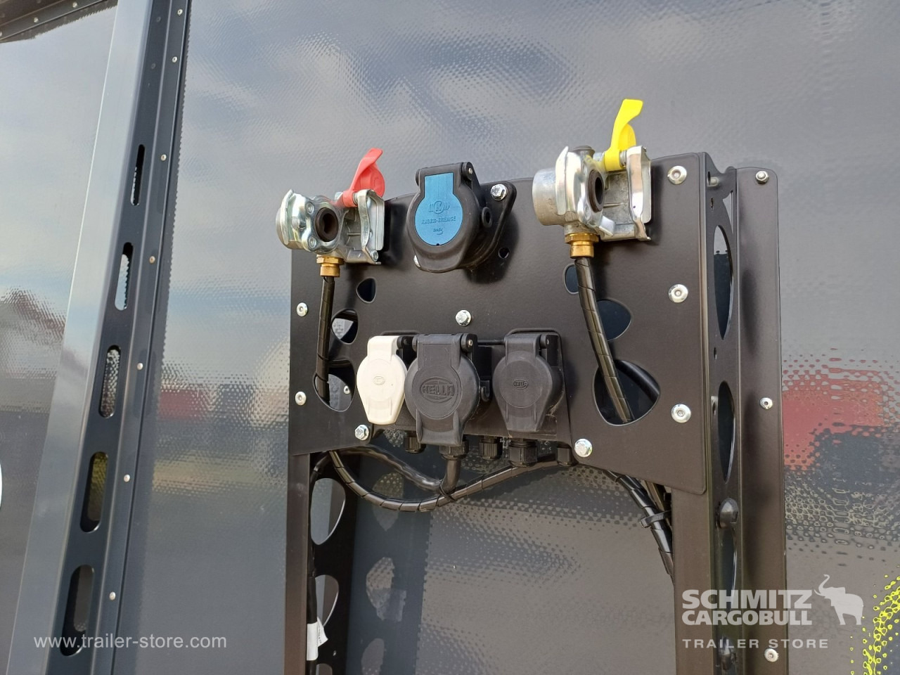 BERGER Auflieger Curtainsider Standard - Poluprikolica sa ceradom: slika 2 BERGER Auflieger Curtainsider Standard - Poluprikolica sa ceradom: slika 2