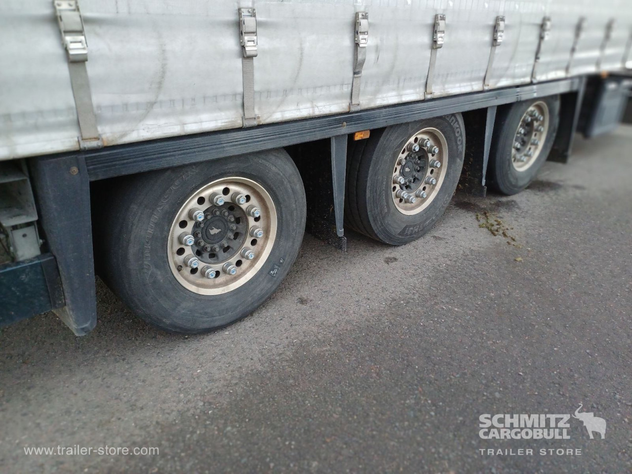 SCHMITZ Auflieger Curtainsider Mega - Poluprikolica sa ceradom: slika 3 SCHMITZ Auflieger Curtainsider Mega - Poluprikolica sa ceradom: slika 3
