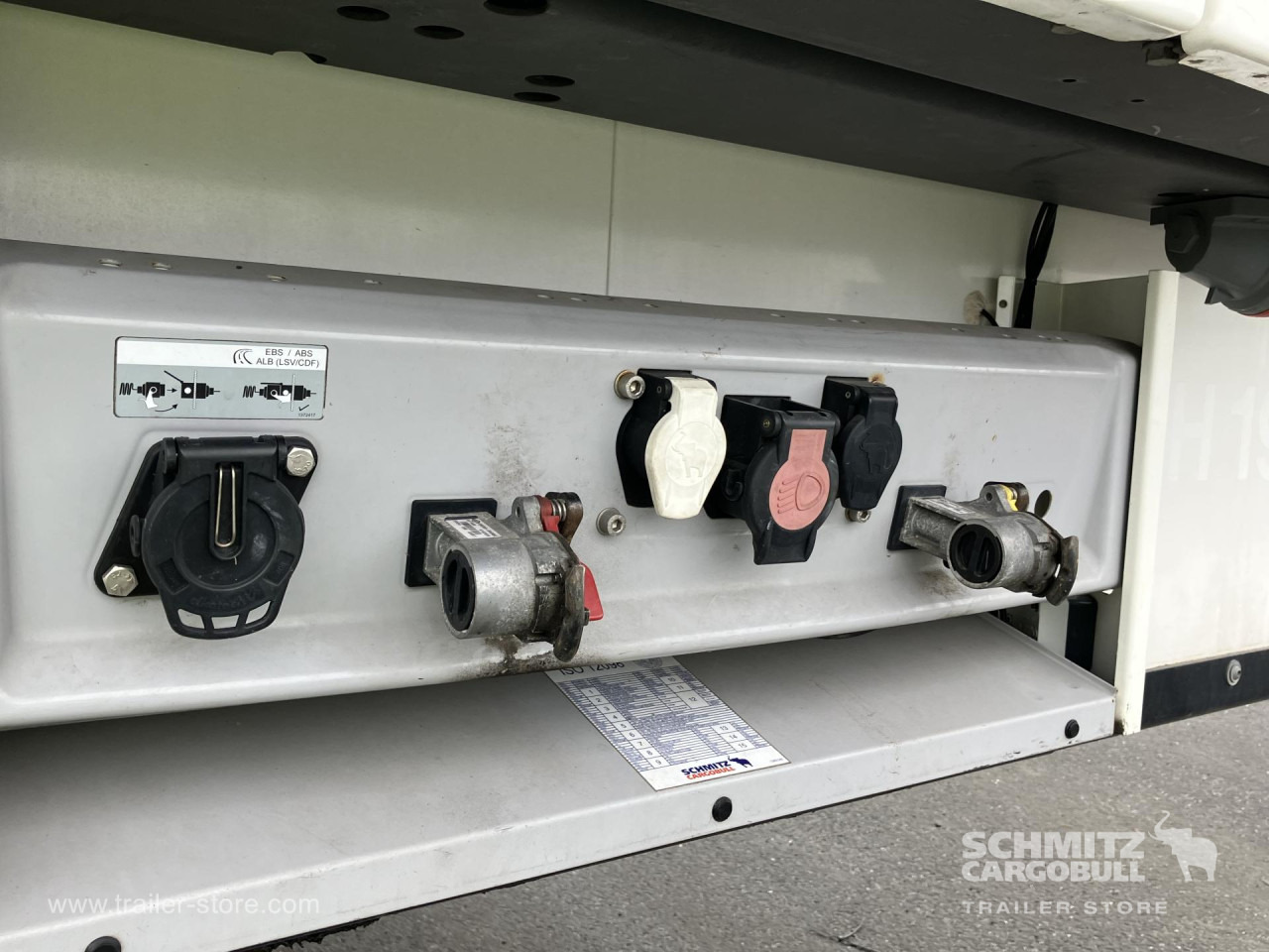 SCHMITZ Auflieger Tiefkühler Standard Double deck - Izotermička poluprikolica: slika 2 SCHMITZ Auflieger Tiefkühler Standard Double deck - Izotermička poluprikolica: slika 2