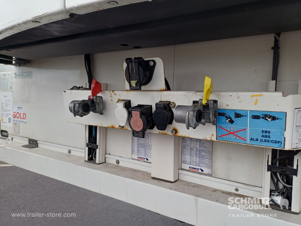 SCHMITZ Auflieger Tiefkühler Standard Double deck - Izotermička poluprikolica: slika 2 SCHMITZ Auflieger Tiefkühler Standard Double deck - Izotermička poluprikolica: slika 2