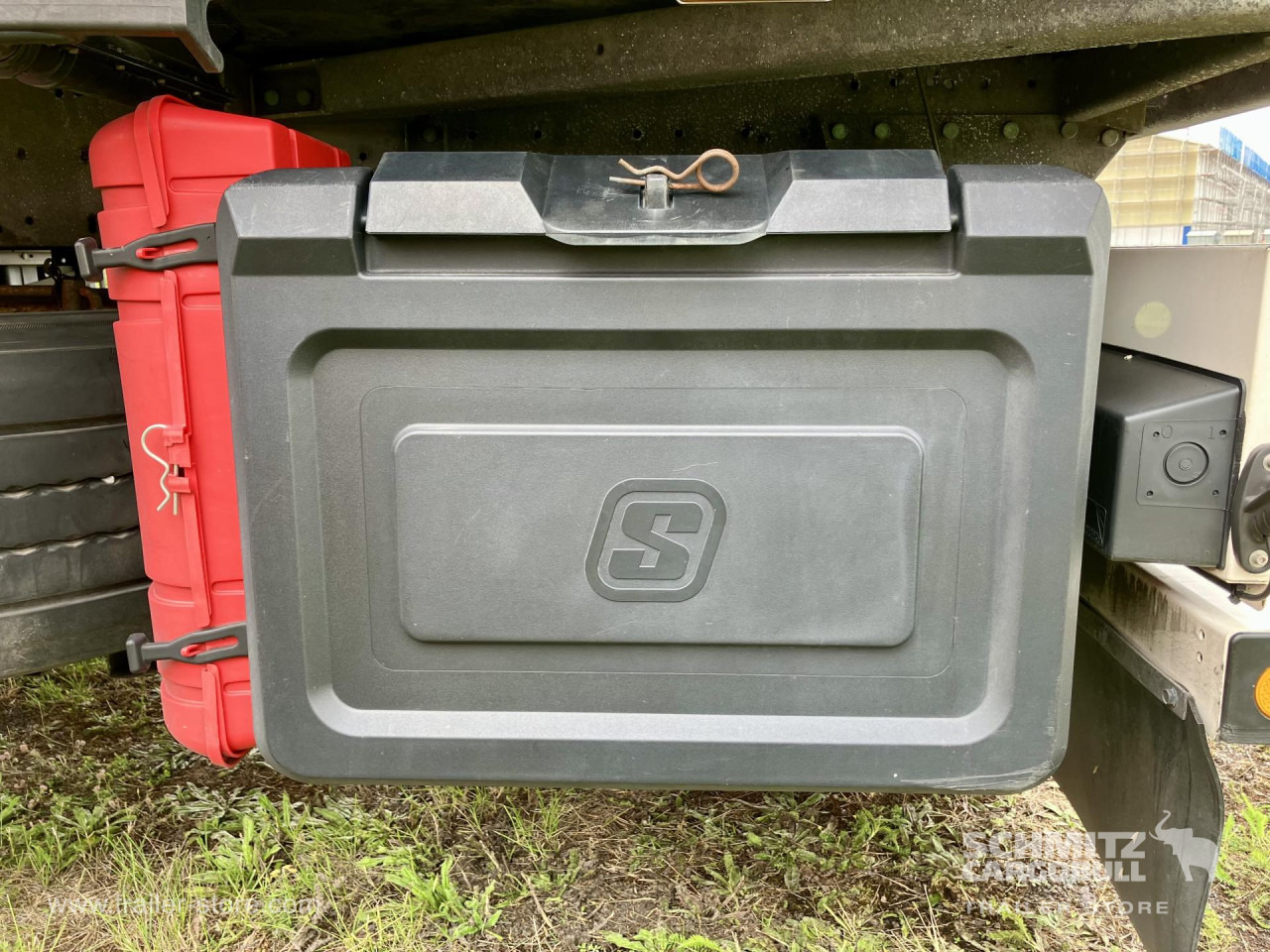 SCHMITZ Auflieger Tiefkühler Standard Double deck - Izotermička poluprikolica: slika 4 SCHMITZ Auflieger Tiefkühler Standard Double deck - Izotermička poluprikolica: slika 4