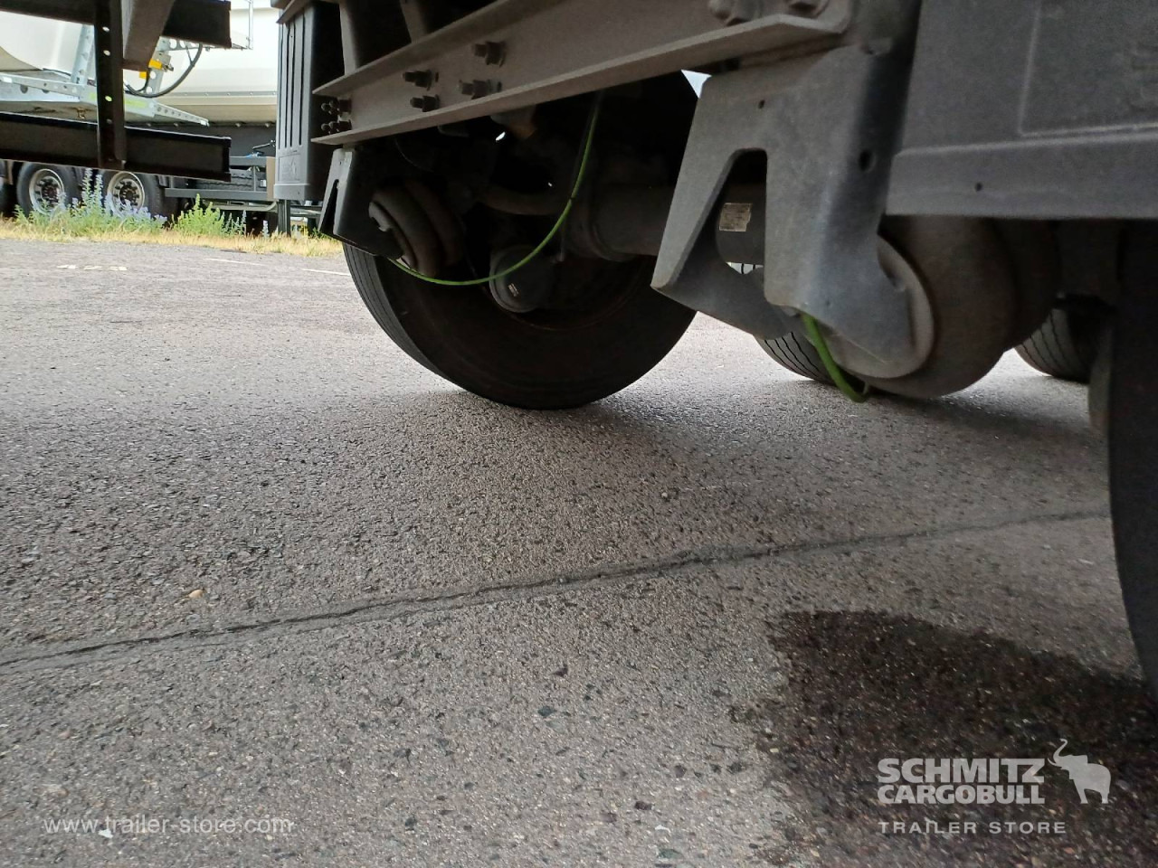 SCHMITZ Auflieger Trockenfrachtkoffer Standard - Poluprikolica sa zatvorenim sandukom: slika 4 SCHMITZ Auflieger Trockenfrachtkoffer Standard - Poluprikolica sa zatvorenim sandukom: slika 4