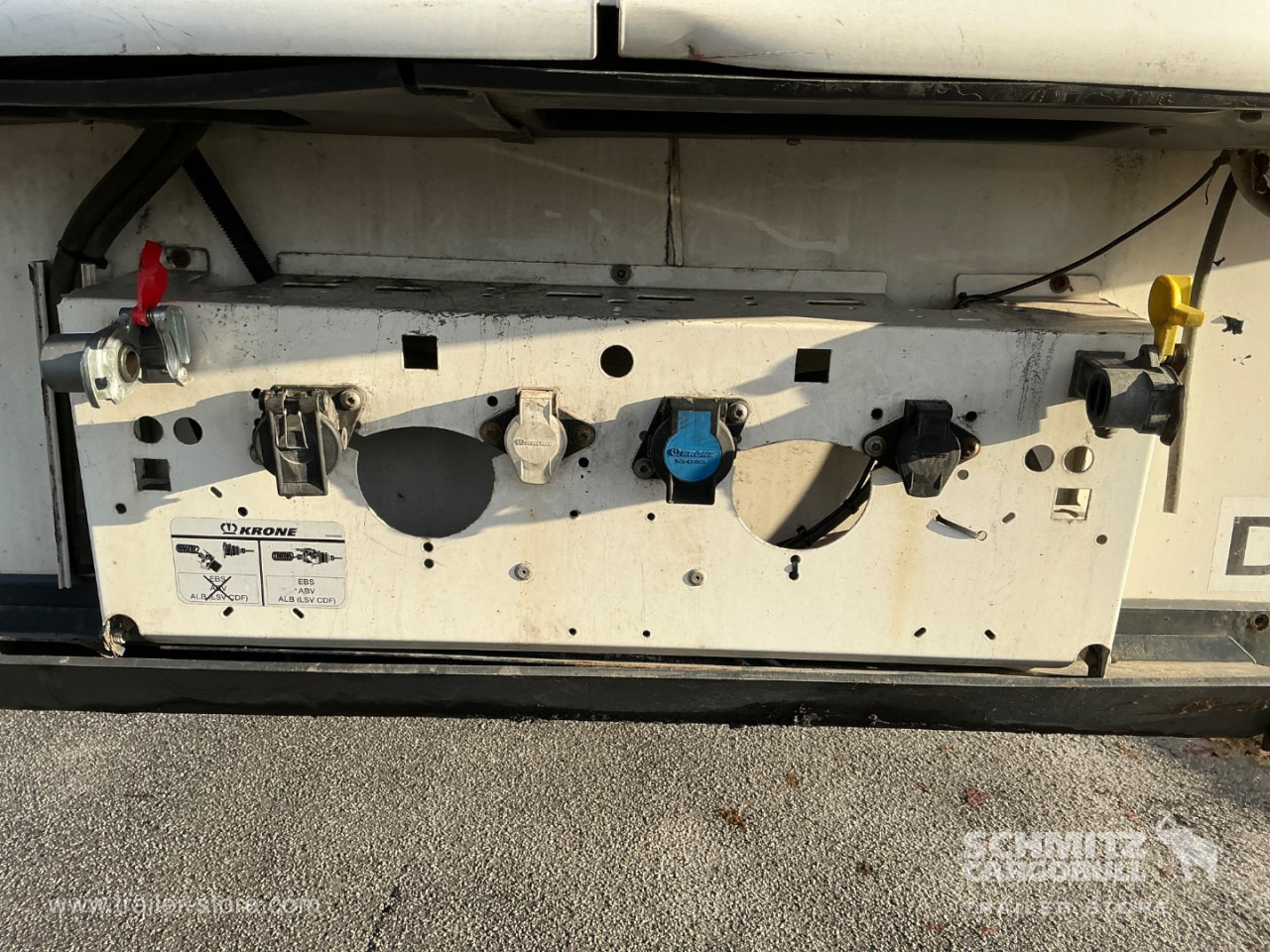 KRONE Reefer Standard - Izotermička poluprikolica: slika 4 KRONE Reefer Standard - Izotermička poluprikolica: slika 4