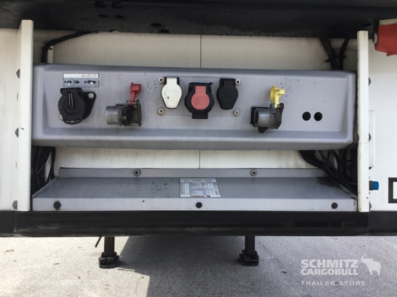 SCHMITZ Reefer Meat hanging system - Izotermička poluprikolica: slika 4 SCHMITZ Reefer Meat hanging system - Izotermička poluprikolica: slika 4