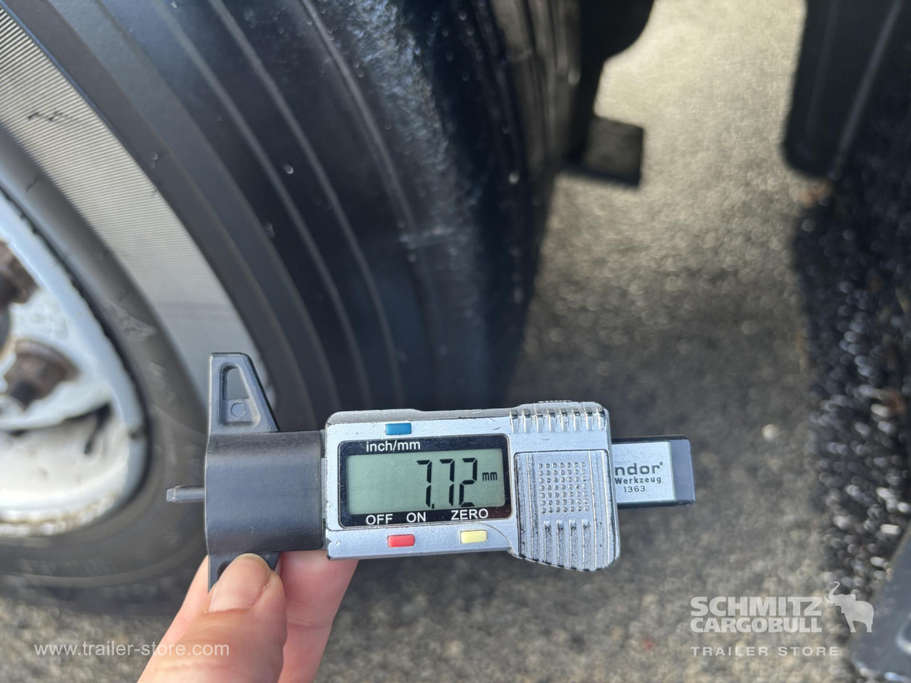 SCHMITZ Curtainsider Mega - Poluprikolica sa ceradom: slika 4 SCHMITZ Curtainsider Mega - Poluprikolica sa ceradom: slika 4