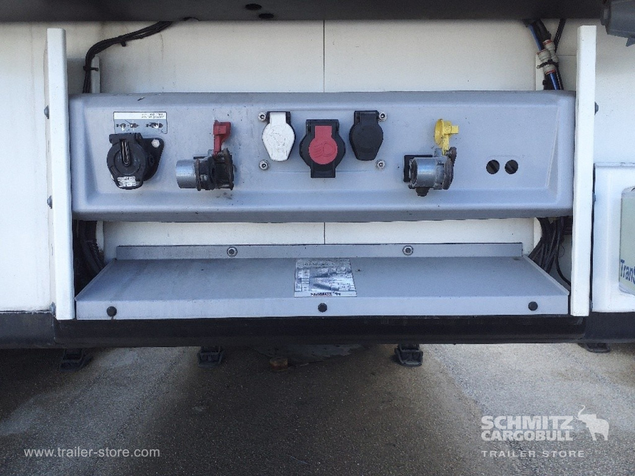 SCHMITZ Reefer Standard - Izotermička poluprikolica: slika 4 SCHMITZ Reefer Standard - Izotermička poluprikolica: slika 4