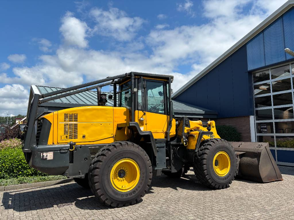 Komatsu WA 320-5 - Utovarivač točkaš: slika 4 Komatsu WA 320-5 - Utovarivač točkaš: slika 4