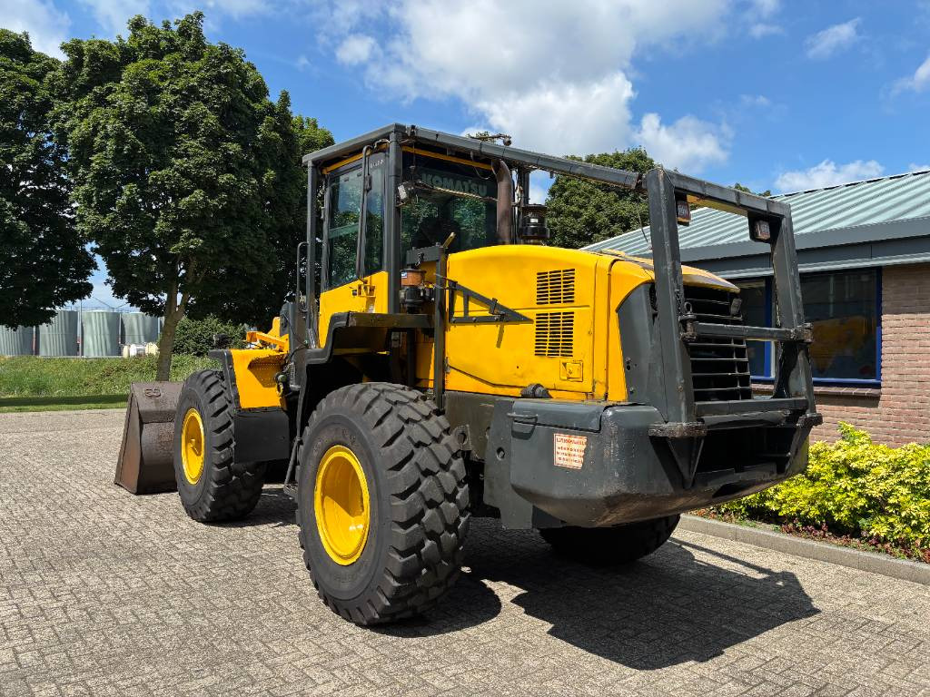 Komatsu WA 320-5 - Utovarivač točkaš: slika 2 Komatsu WA 320-5 - Utovarivač točkaš: slika 2