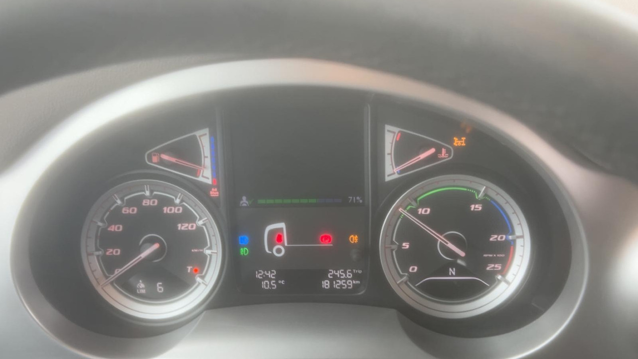 Kamion sa tovarnim sandukom, Kamion sa dizalicom DAF CF 480 8x4 E6 / Fassi F315A.2.26 crane / flatbedCF 480 8x4 E6 / Fassi F315A.2.26 crane / flatbed: slika 17