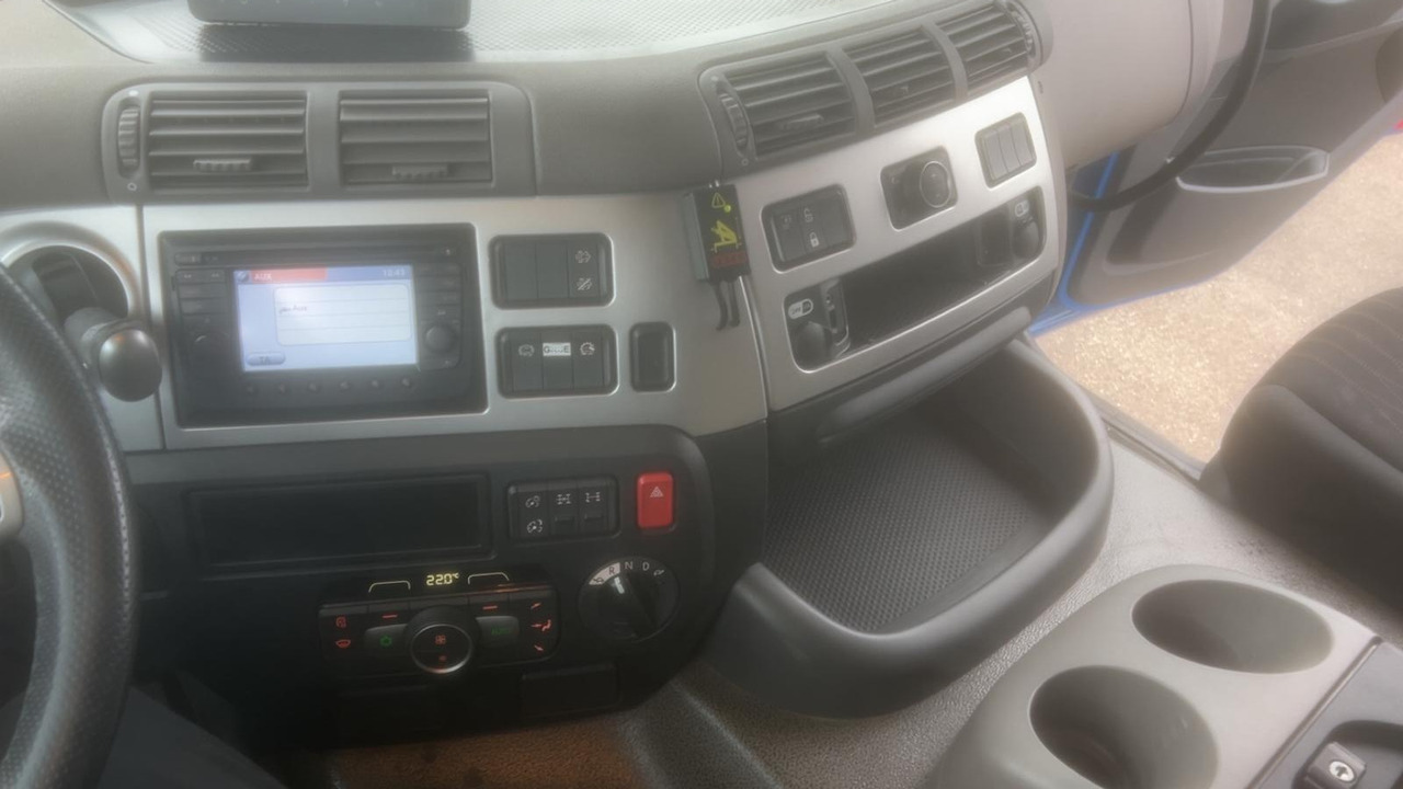 Kamion sa tovarnim sandukom, Kamion sa dizalicom DAF CF 480 8x4 E6 / Fassi F315A.2.26 crane / flatbedCF 480 8x4 E6 / Fassi F315A.2.26 crane / flatbed: slika 16