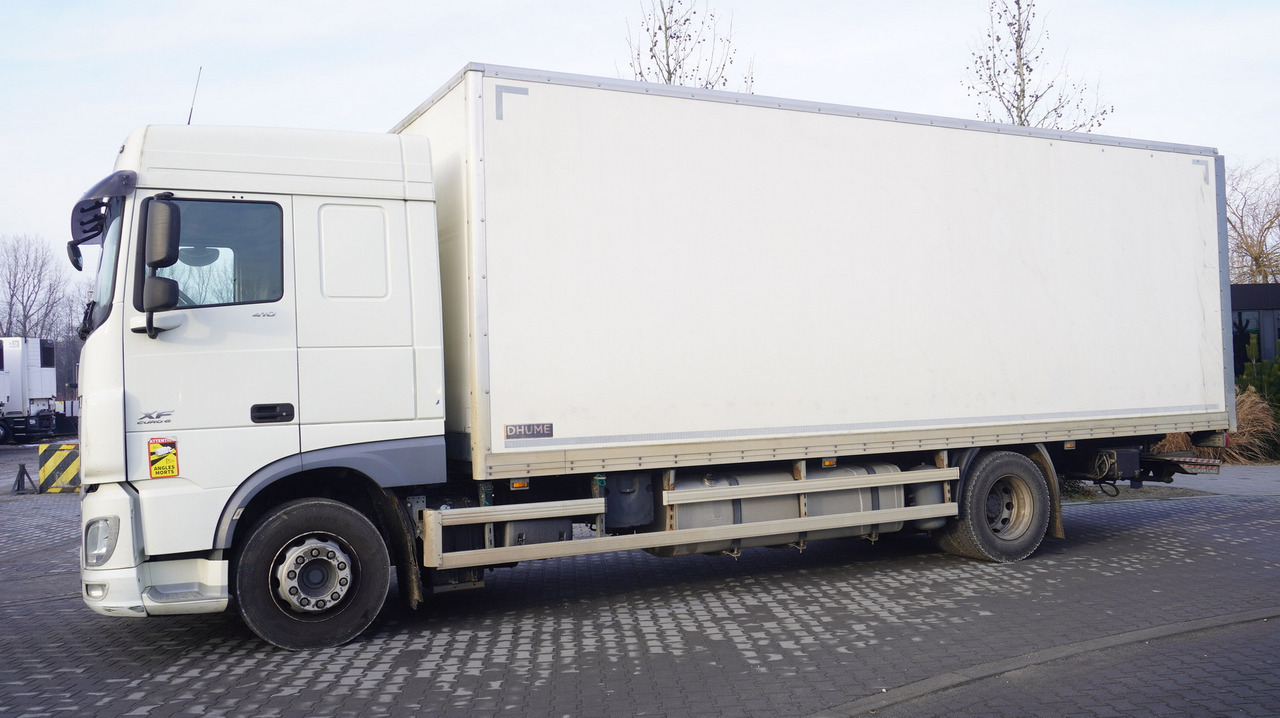 DAF XF 410 EURO 6 /410 HP / 20 EPAL / Dhollandia lift 1500 kg - Kamion sa zatvorenim sandukom: slika 3 DAF XF 410 EURO 6 /410 HP / 20 EPAL / Dhollandia lift 1500 kg - Kamion sa zatvorenim sandukom: slika 3