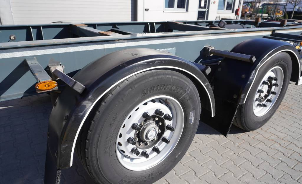 Fruehauf Trailer BDF (NEW) 6,000 km !!! - Prikolica za prevoz kontejnera/ Prikolica sa promenjivim sandukom: slika 2 Fruehauf Trailer BDF (NEW) 6,000 km !!! - Prikolica za prevoz kontejnera/ Prikolica sa promenjivim sandukom: slika 2