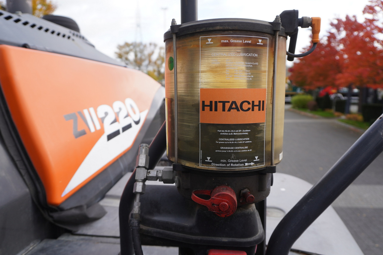 Utovarivač točkaš HITACHI ZW220 articulated loader / 2 buckets: slika 22