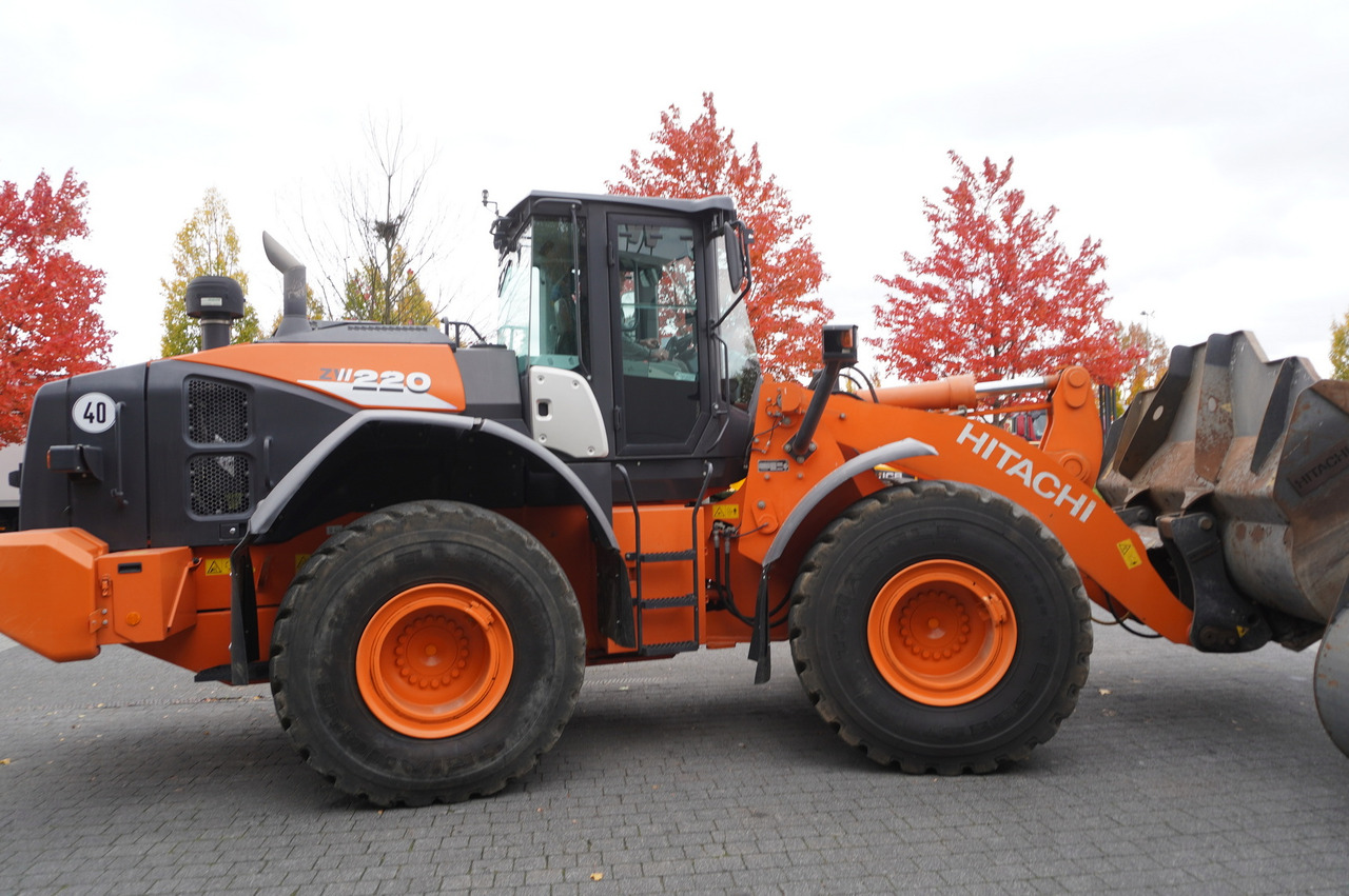 Utovarivač točkaš HITACHI ZW220 articulated loader / 2 buckets: slika 20
