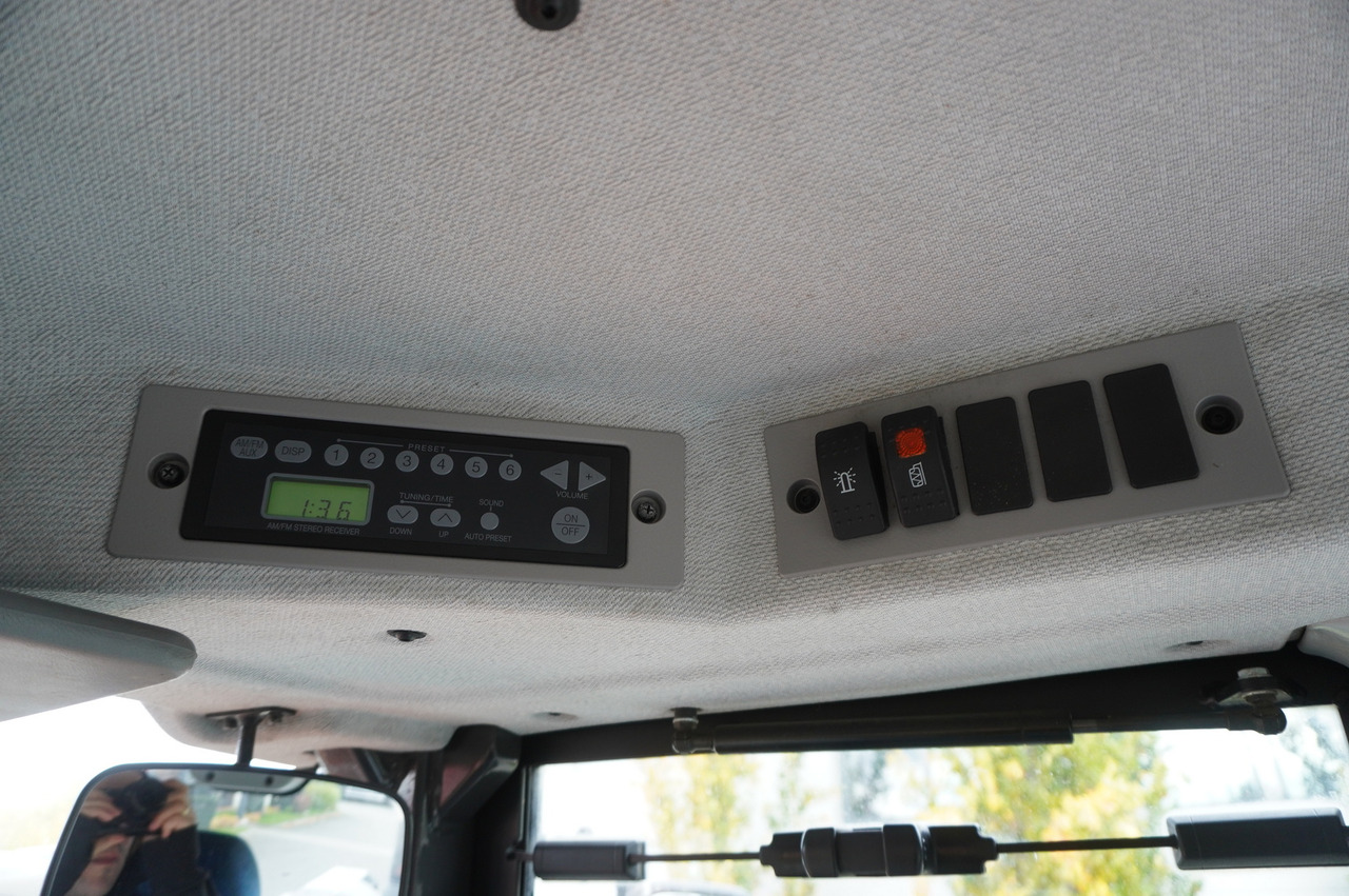 Utovarivač točkaš HITACHI ZW220 articulated loader / 2 buckets: slika 27