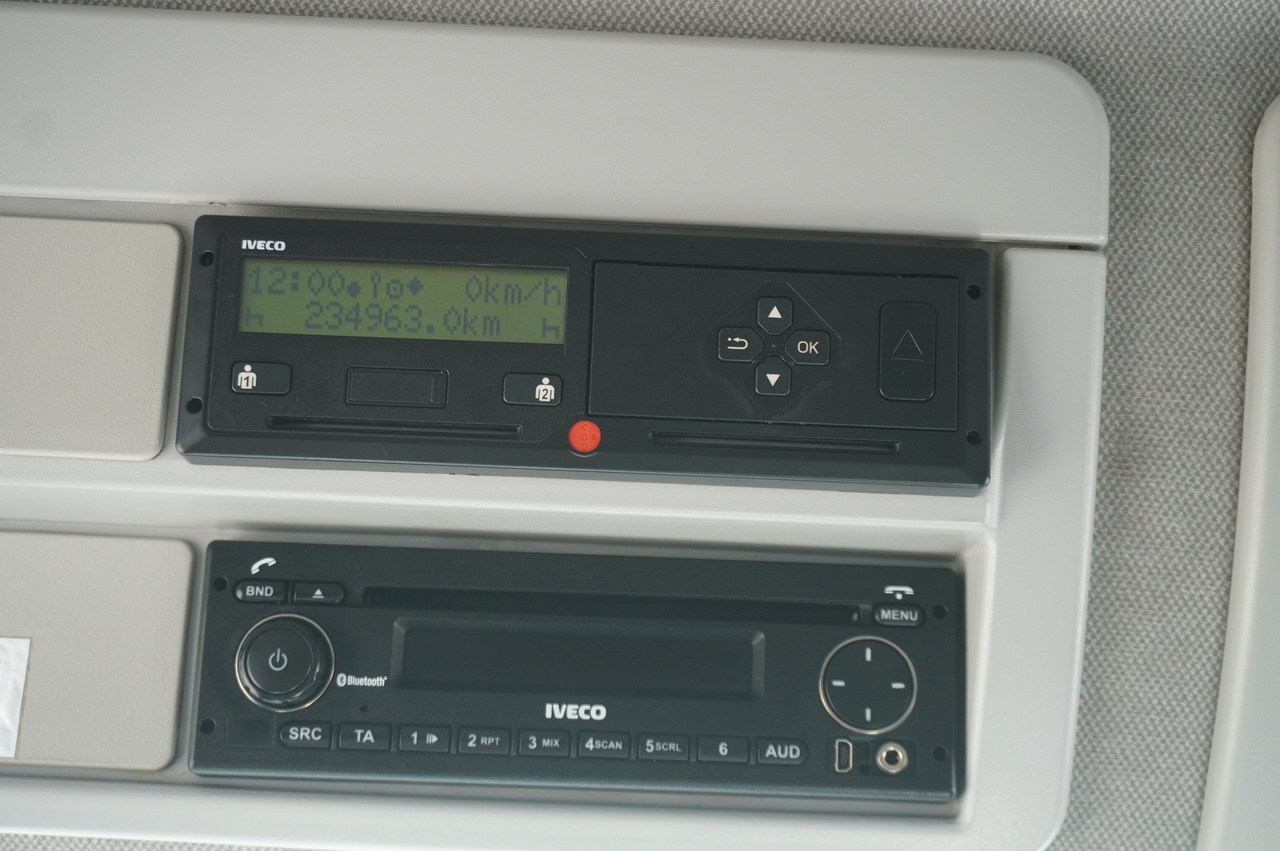 Lizing IVECO Eurocargo 100-190 4x2 E6 / Refrigerator / Dhollandia 1.5 T IVECO Eurocargo 100-190 4x2 E6 / Refrigerator / Dhollandia 1.5 T: slika 27