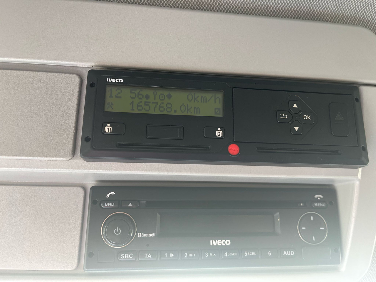 IVECO Eurocargo 120-190 / 160 thousand km !!! / Box 18 EPAL / Dhollandia lift 1500 kg - Kamion sa zatvorenim sandukom: slika 2 IVECO Eurocargo 120-190 / 160 thousand km !!! / Box 18 EPAL / Dhollandia lift 1500 kg - Kamion sa zatvorenim sandukom: slika 2