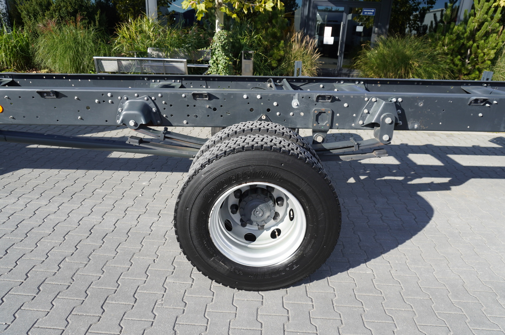 Kamion sa golom šasijom i zatvorenom kabinom IVECO Eurocargo 140e19 4×2 E6 Glob / ADR / frame 8,1m: slika 10 Kamion sa golom šasijom i zatvorenom kabinom IVECO Eurocargo 140e19 4×2 E6 Glob / ADR / frame 8,1m: slika 10