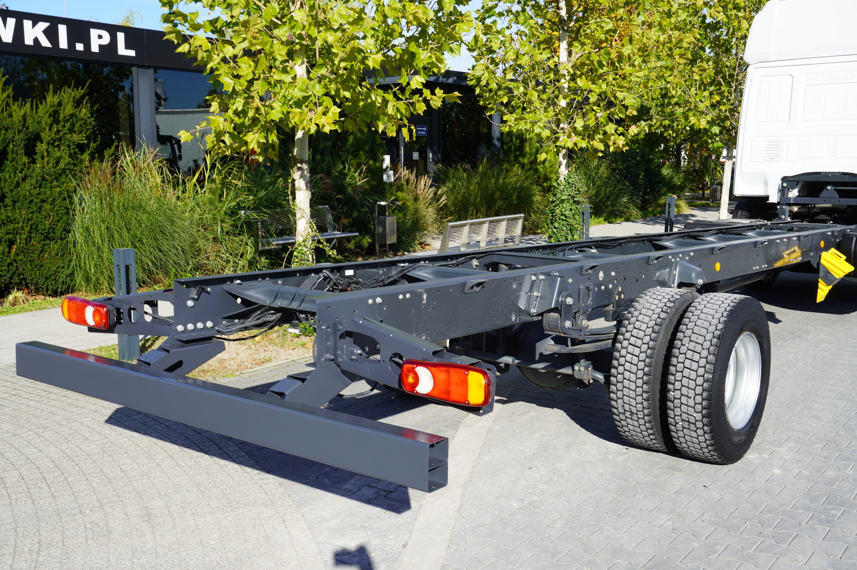 Kamion sa golom šasijom i zatvorenom kabinom IVECO Eurocargo 140e19 4×2 E6 Glob / ADR / frame 8,1m: slika 13 Kamion sa golom šasijom i zatvorenom kabinom IVECO Eurocargo 140e19 4×2 E6 Glob / ADR / frame 8,1m: slika 13